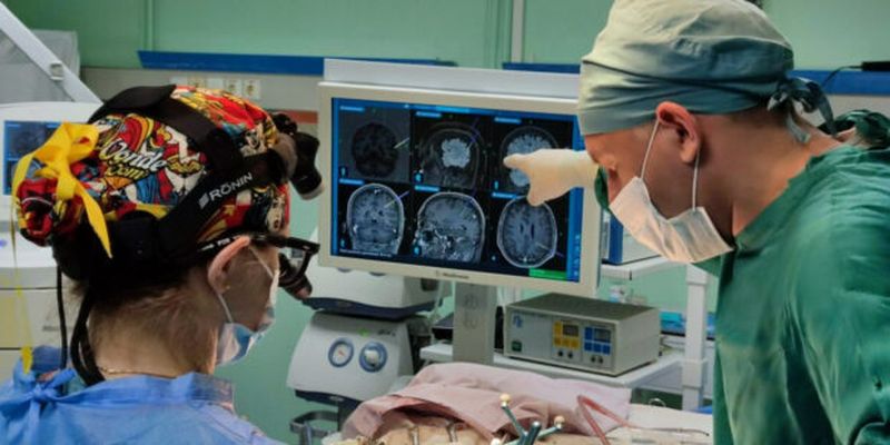Юношу с эпилепсией спасли от приступов: во Франковске провели уникальную операцию на головном мозге