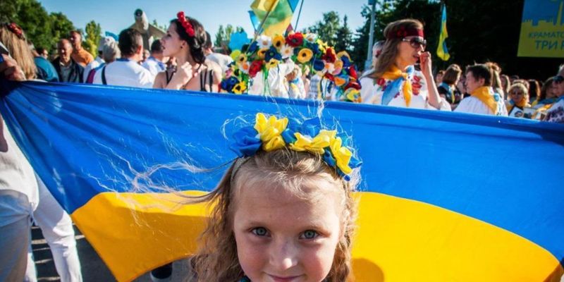 Выборы в Крыму и ОРДЛО: украинцы согласны "подождать" с голосованием - опрос