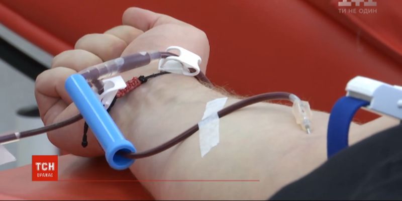 У Києві розпочався збір крові з антитілами у людей, які перехворіли на коронавірус