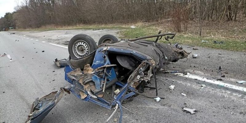 Под Черниговом авто подорвалось на противотанковой мине: водитель погиб