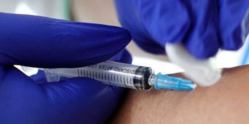За сутки в Украине от COVID вакцинировали более 54 тысяч человек