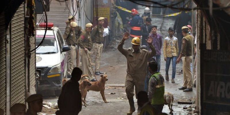 В Индии на фабрике вспыхнул пожар, погибли 43 человека: фото и видео
