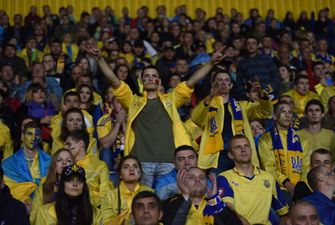 Футболісти збірної потужно привітали Україну: "Блакитний і жовтий - у наших серцях", відео