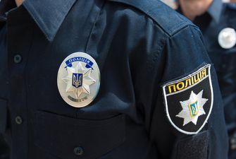 В Киеве на Троещине мужчина нападал на прохожих