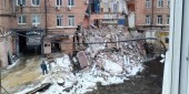 Обвал будинку у Харкові: слідчі встановлять законність будівництва