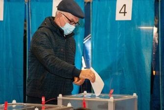 Шантажировали пайками и соцпомощью: на выборах мэра Харькова зафиксировали нарушения