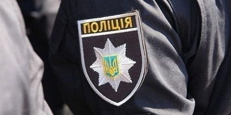 В гостинице в Черниговской области мужчину ограбили вооруженные злодеи в масках