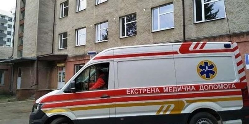 В Черновицкой области мужчина замерз до смерти у себя во дворе