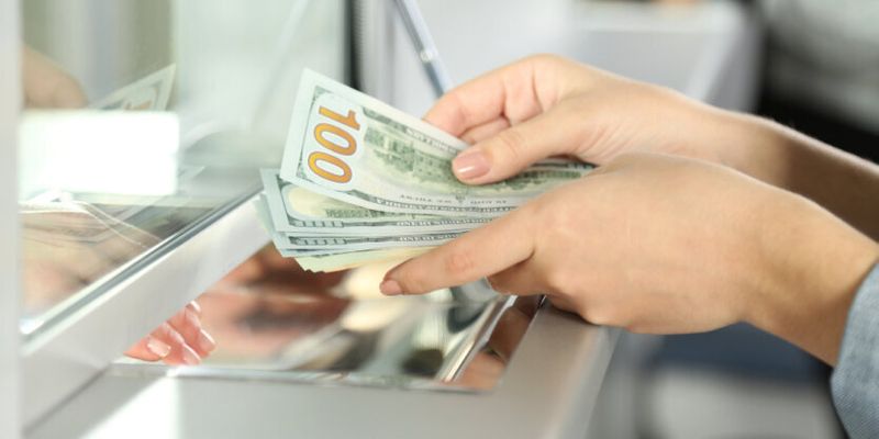В Украине обновили курс доллара и евро в обменниках