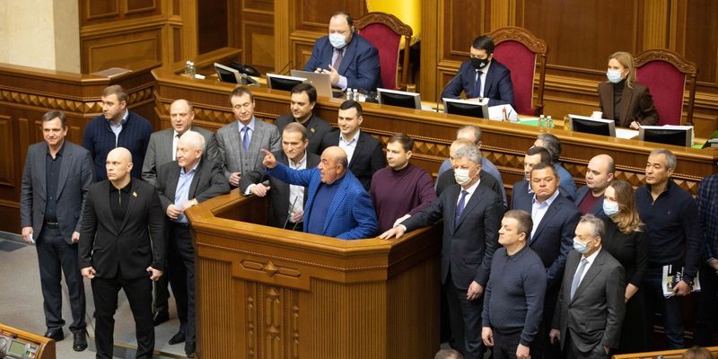Арахамия, Шуляк, Тимошенко и еще почти 70 нардепов не хотят выгонять из Рады ОПЗЖ, — ЧЕСНО