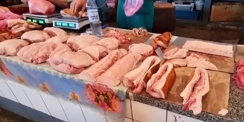 Сало, ошийок та грудинка: ціни на м'ясопродукти додали оптимізму українцям