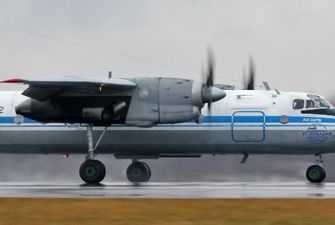 В России после аварийной посадки загорелся самолет, есть погибшие