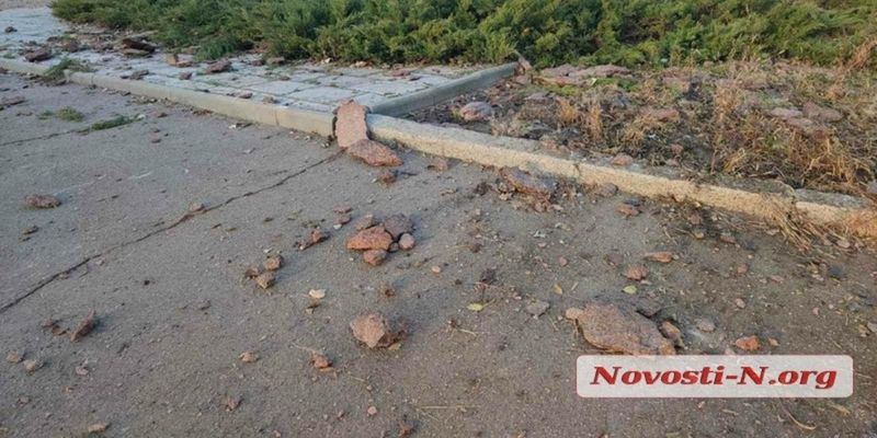 "Вопрос законности": Арахамия осудил подрыв советского памятника в Николаеве