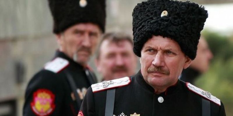 Коронавірусний патруль: в Єкатеринбурзі "казаки" зупиняють азіатів, що чихають