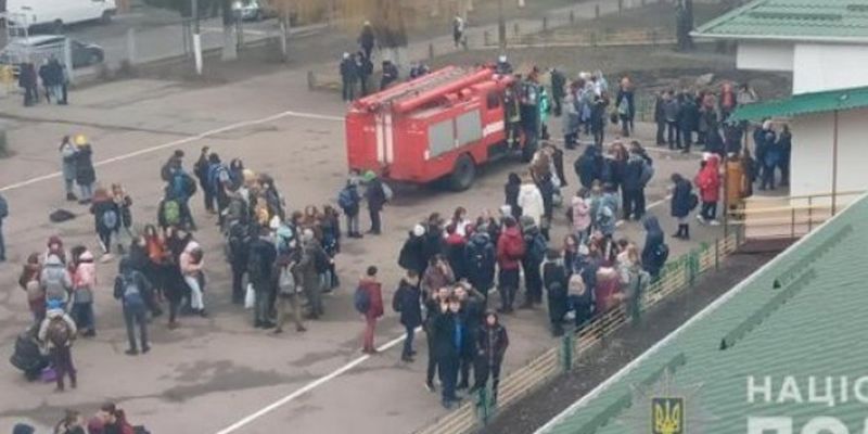 Под Киевом в школе распылили слезоточивый газ