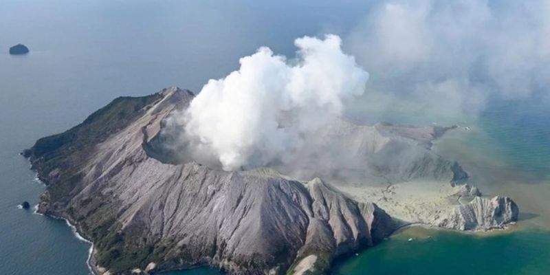 Новозеландские военные репатриируют шесть тел с вулканического острова