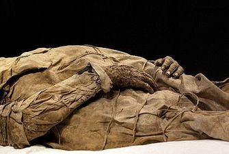 Ученые раскрыли загадку мумии шведского епископа - в гробу с ним лежал младенец: фото и видео