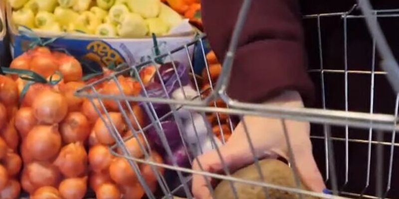 Українцям показали нові ціни на помідори, буряки та перець: що подешевшало в останній місяць осені