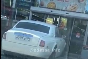 В Одессе гость из Москвы стал "героем парковки" и получил славу в сети: видео