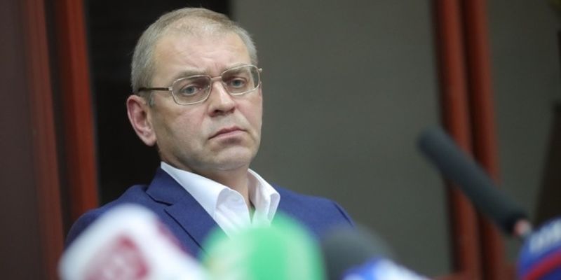 Пашинского просили отпустить на поруки 14 чиновников