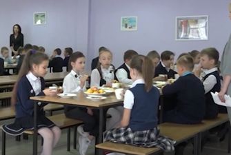 В украинских школах меняют питание: родителям на заметку