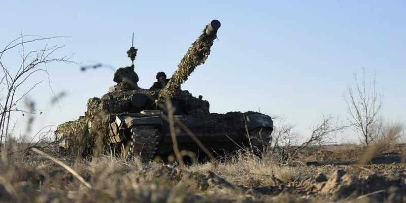 ВСУ выбили врага с позиции на Донбассе: эффектное видео бегства десятков россиян