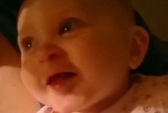"Помоги мне, мама!": первые слова младенца повергли родителей в шок