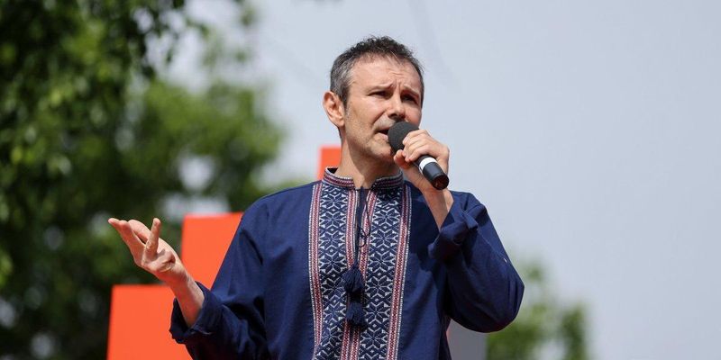 Вакарчук рассказал об СМС с дискредитацией «Голоса»: с этого же номера звали на встречу с Порошенко
