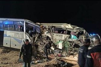 Смертельне зіткнення автобусів в Алжирі. Аварія забрала 12 життів, ще майже півсотні поранено