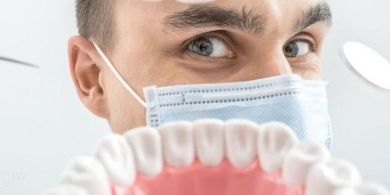 Стоматолог из Украины пытался вывезти из России почти тысячу зубов