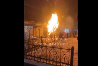 У Києві поблизу станції метро «Деміївська» загорівся кіоск