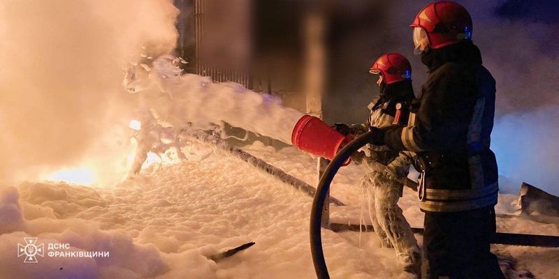 На Прикарпатті під удар потрапив критичний об'єкт: виникла пожежа