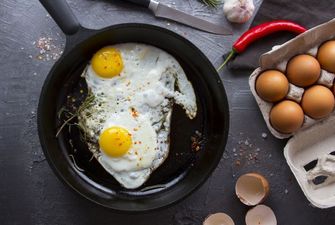 Смелый эксперимент: что произойдет с организмом, если съесть за неделю 12 яиц