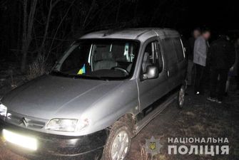 Житель Черниговщины пытался изнасиловать на кладбище ограбленную женщину