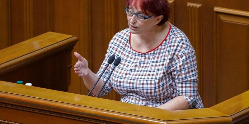 Скандальна "слуга" Третьякова озвучила "гідну" зарплату українців та осоромилася