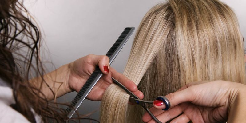 ТОП-5 мифов об уходе за волосами, в которые все верят