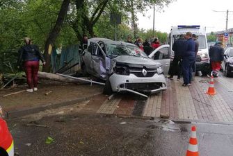 В Ірпені водій легковика зніс паркан і збив жінку