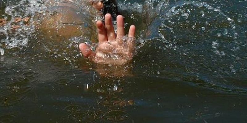 На Прикарпатье в реке обнаружили тело восьмиклассника