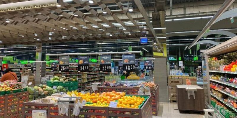 Зелень перестає бути "золотою": супермаркети показали нові ціни на петрушку, кріп та цибулю