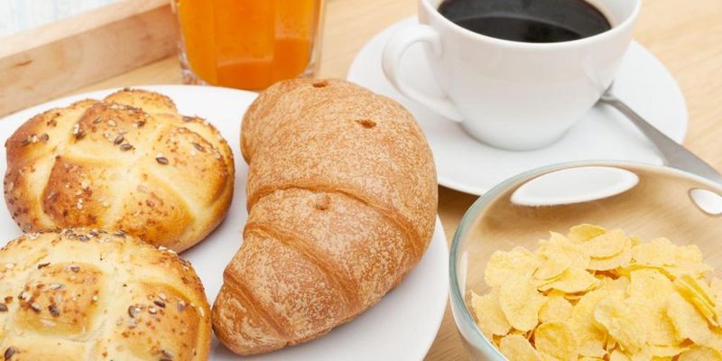 Що не можна їсти вранці натщесерце: названо 8 шкідливих сніданків
