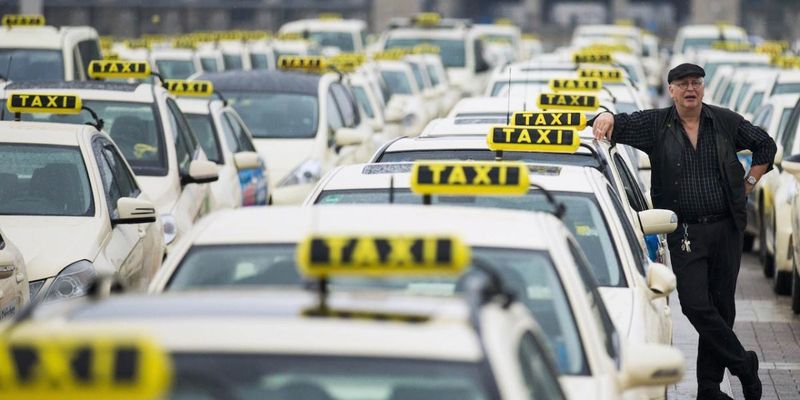 У Німеччині через карантин можуть звільнити 80 тисяч водіїв таксі