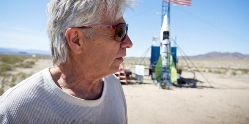 В США при запуске паровой ракеты погиб известный сторонник теории плоской Земли