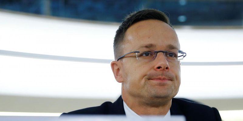 Глава МЗС Угорщини похвалився, що поговорив про мир з Лавровим