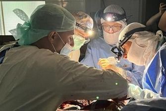 "Помолімося, хай буде життя": у Дніпрі під час повного блекауту лікарі провели унікальну операцію