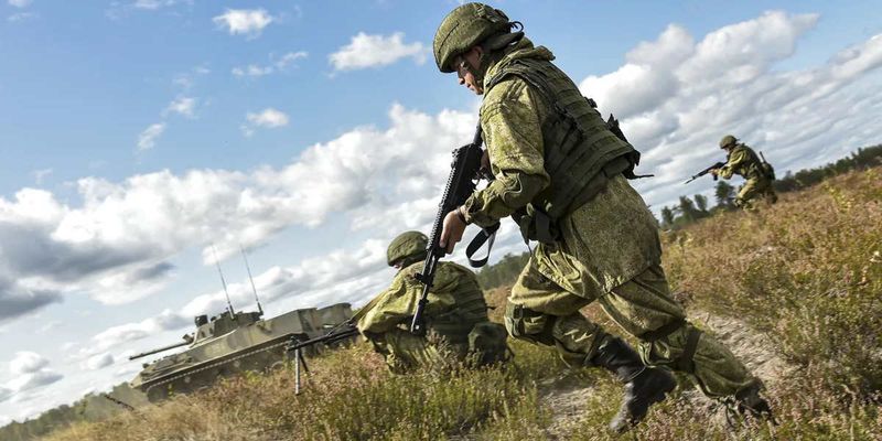 Білорусь перекидає війська на кордон України