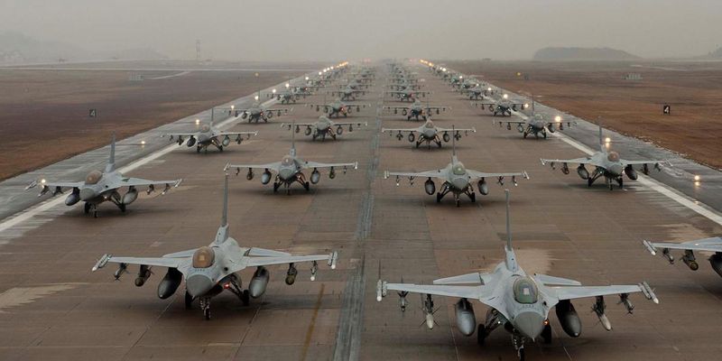 Белый дом обсудит возможность предоставления Украине истребителей F-16
