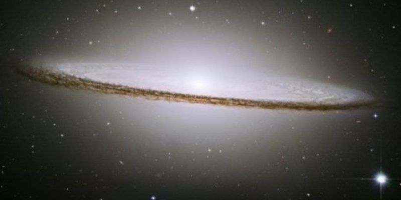 Обнаружена загадочная галактика на самом краю Вселенной