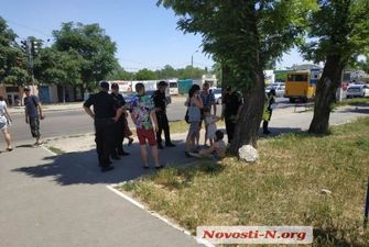 У Миколаєві водій "швидкої допомоги" збив школярку на переході і поїхав з місця ДТП
