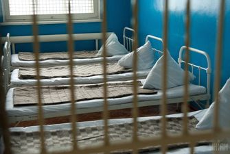 Обвинувачена у катуванні пацієнтів головлікар психлікарні в Сумах повернеться на роботу
