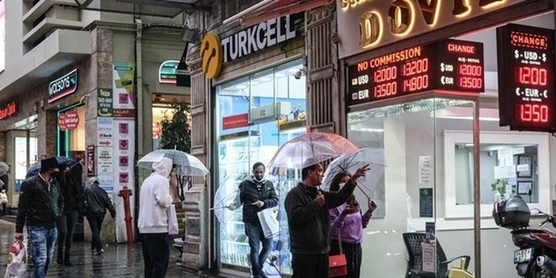 Турецкая лира укрепилась после сообщения об инвестициях из ОАЭ